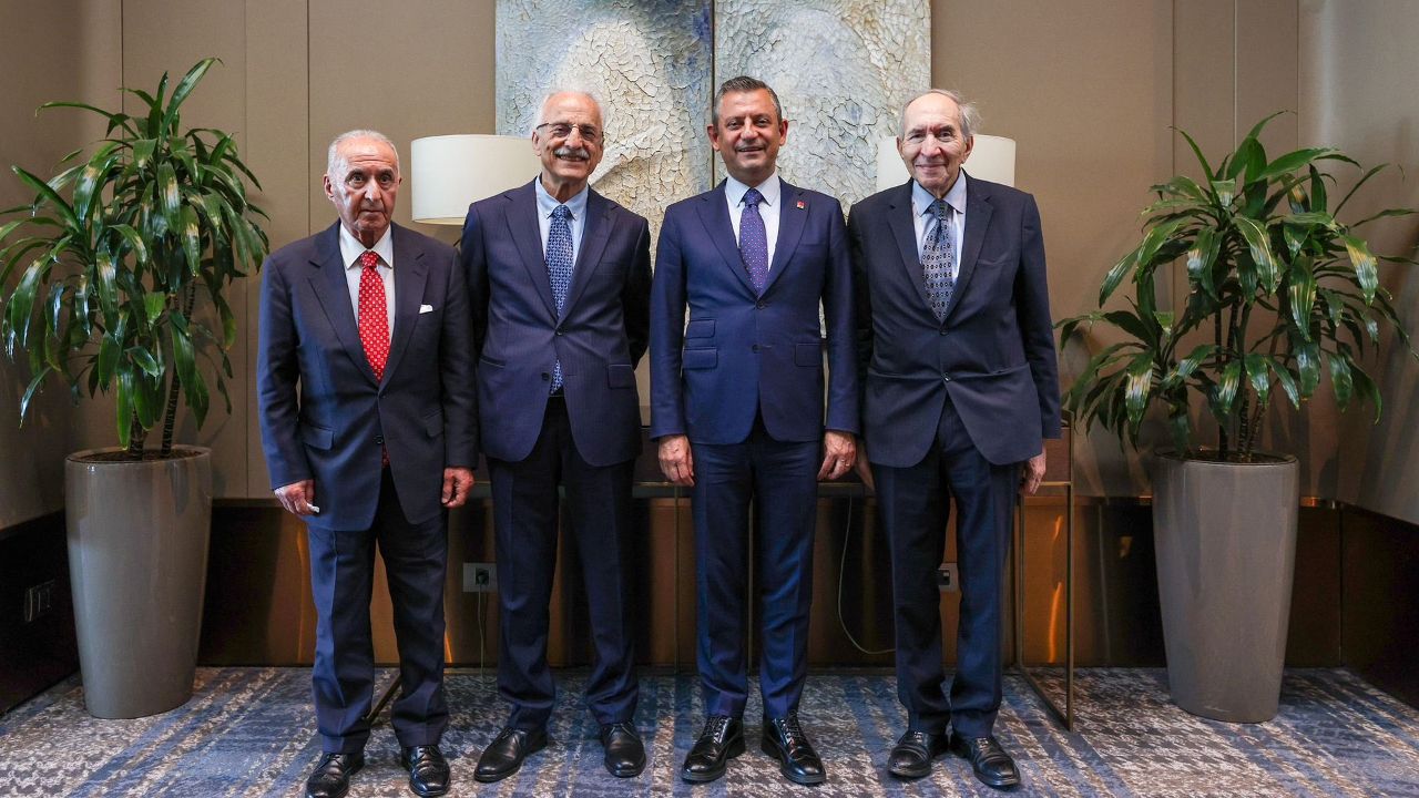 Özgür Özel, CHP'nin eski genel başkanları ile buluştu  - Politika
