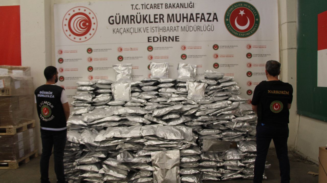 Ticaret Bakanlığı&#039;ndan gümrüklerde uyuşturucu operasyonu! Toplamda 357  kilogram uyuşturucu ele geçirildi