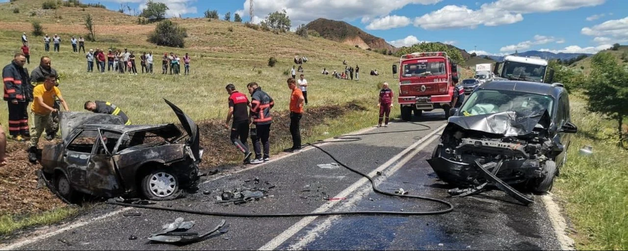 Tofaş alev topu oldu! 1 kişi hayatını kaybetti, 1 kişi ağır yaralandı - 1. Resim