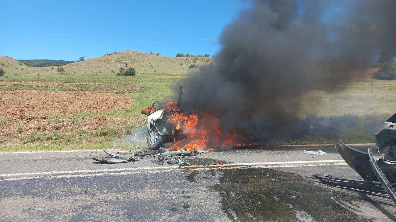 Tofaş alev topu oldu! 1 kişi hayatını kaybetti, 1 kişi ağır yaralandı