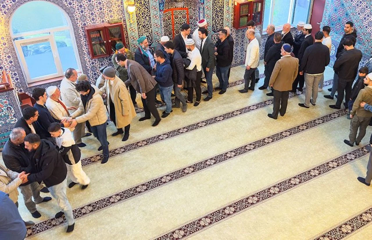 Dünya Kurban Bayramı'nı böyle kutladı: Eller Filistin için semaya açıldı - 3. Resim