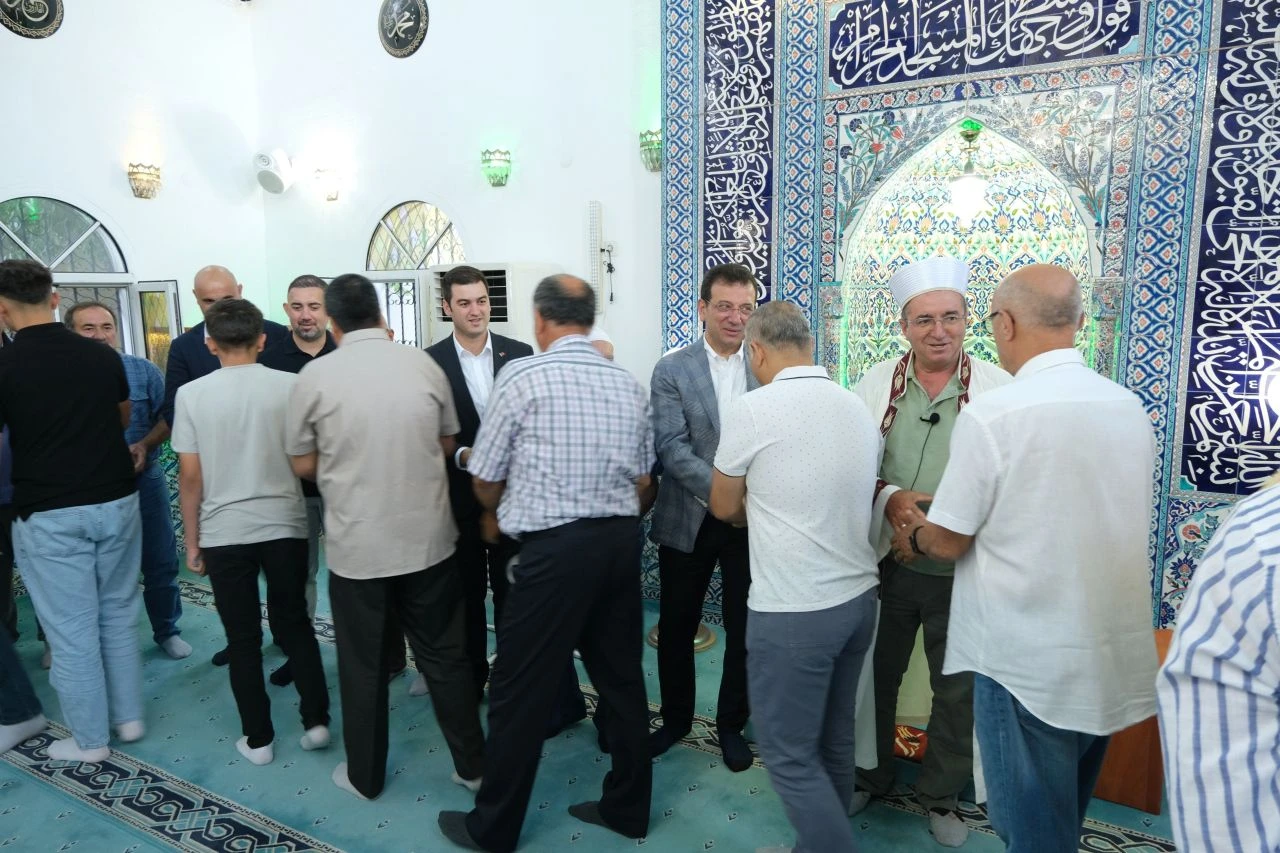 İmamoğlu, bayram namazını Bodrum'da kıldı