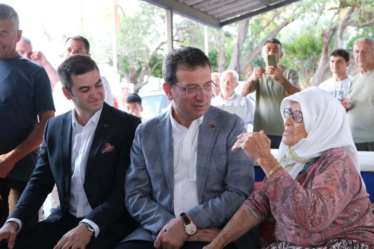 İmamoğlu, bayram namazını Bodrum'da kıldı