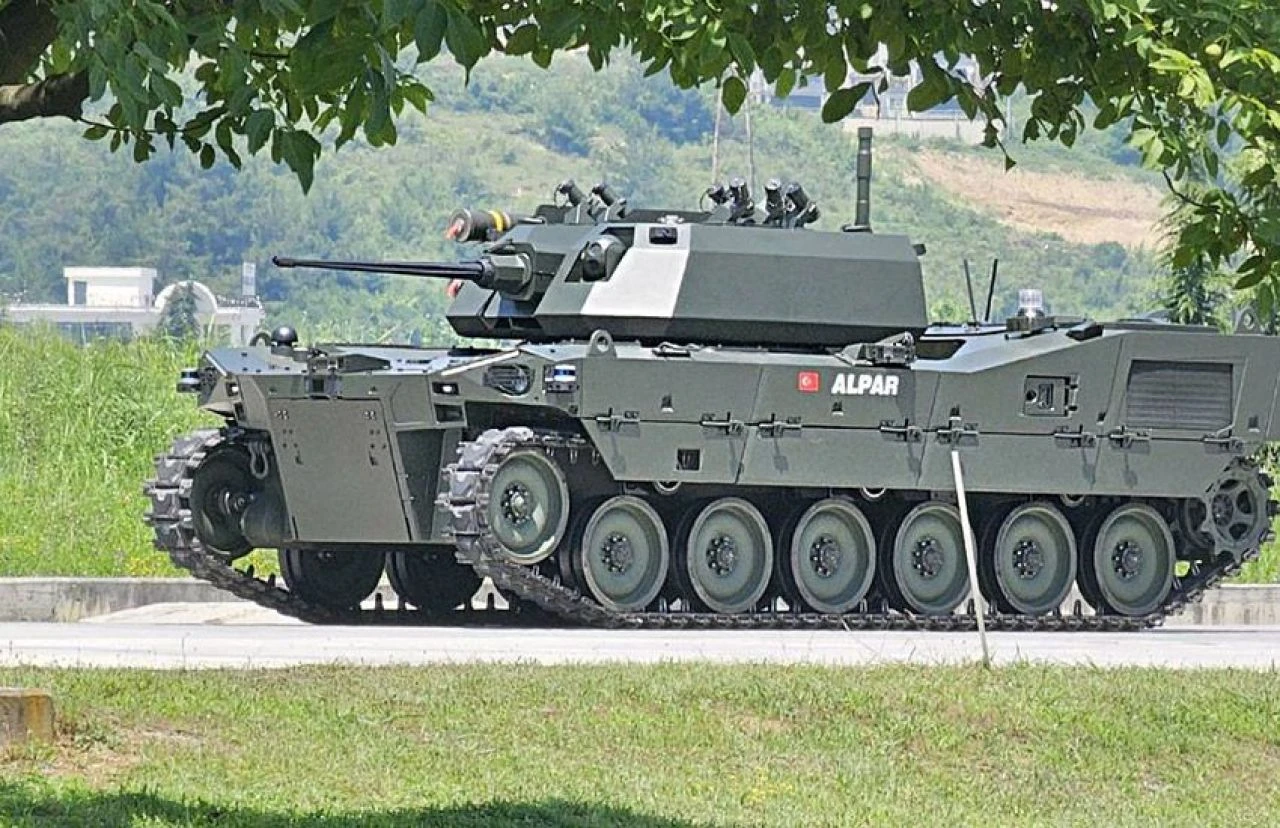 İnsansız kara aracı ALPAR ilki gerçekleştiriyor: Tamamen sessiz şekilde düşman tanklarının kabusu olacak - 2. Resim