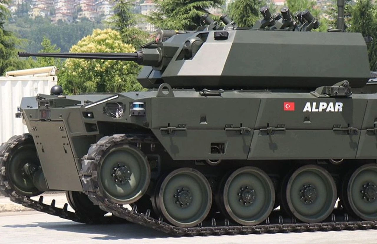 İnsansız kara aracı ALPAR ilki gerçekleştiriyor: Tamamen sessiz şekilde düşman tanklarının kabusu olacak - 1. Resim