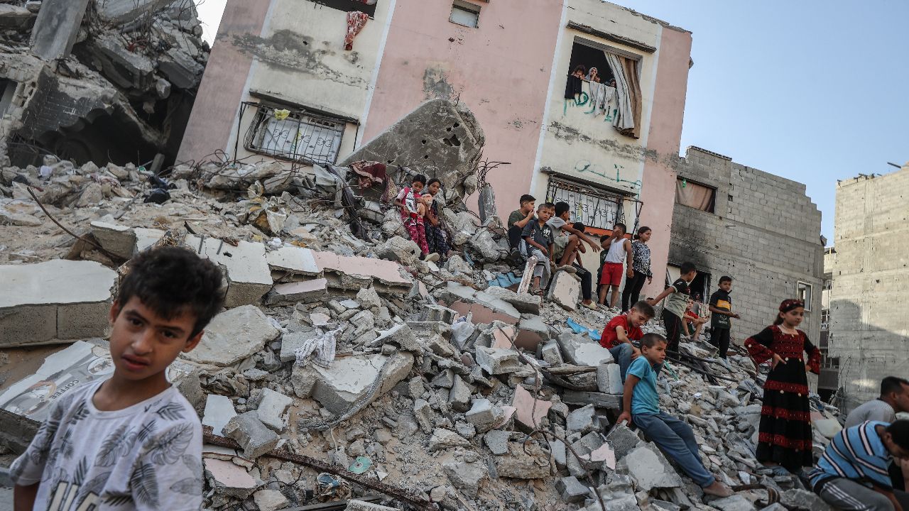 İsrail bombardımanı altında Gazze'de bayram yaşandı! Acı 254 gündür sürüyor - Dünya