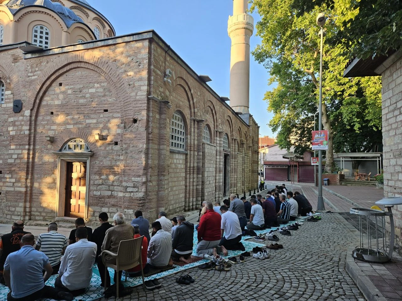 Tarihin dokusu içinde olan Kariye Camii'nde ilk bayram namazı kılındı! 79 yıl sonra maneviyat heyecanı yükseldi - 3. Resim
