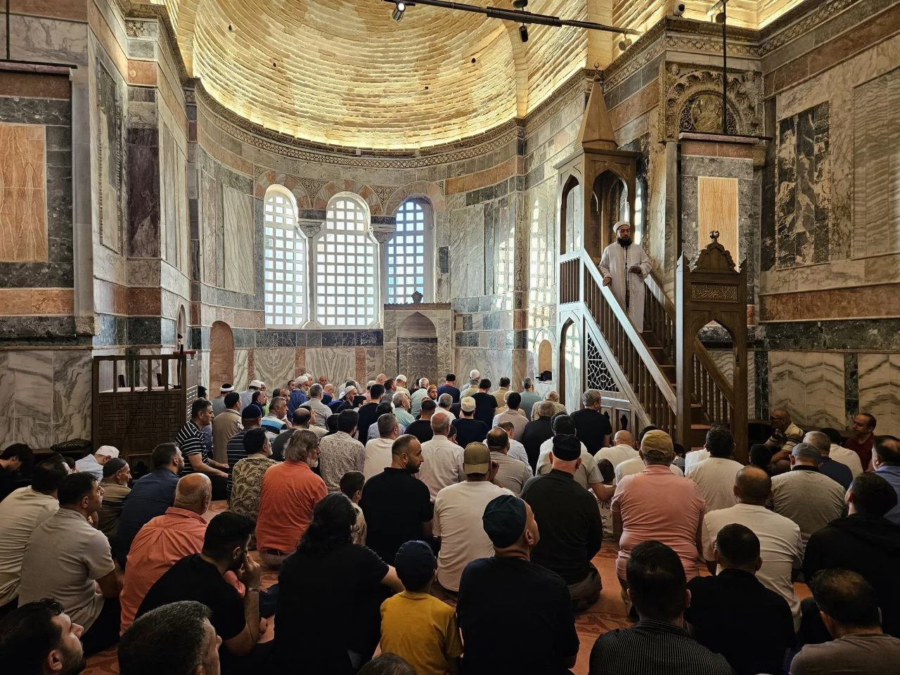 Tarihin dokusu içinde olan Kariye Camii'nde ilk bayram namazı kılındı! 79 yıl sonra maneviyat heyecanı yükseldi - 1. Resim
