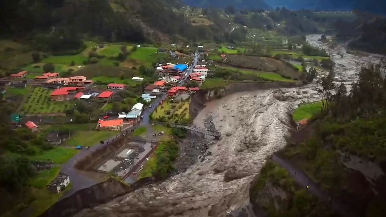 Ekvador'da heyelan felaketi! Ölü ve yaralılar var - 2. Resim
