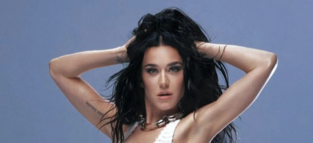 Katy Perry, yeni albümünden Woman's World adlı ilk şarkısını 11 Temmuz'da yayınlayacağını duyurdu - 1. Resim