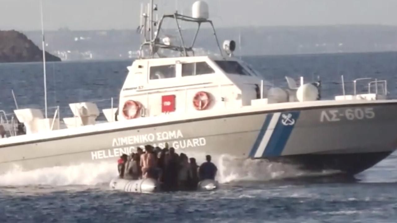 Yunan Sahil Güvenliği göçmenleri göz göre göre denize attı! - Dünya