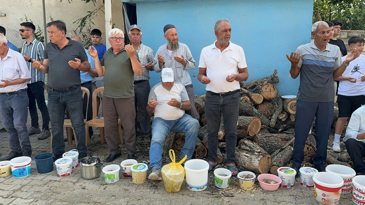 Yüzyıllık Osmanlı geleneği sürüyor! Edirne'de etsiz ev kalmadı: Kapı kapı dağıtıldı - 2. Resim