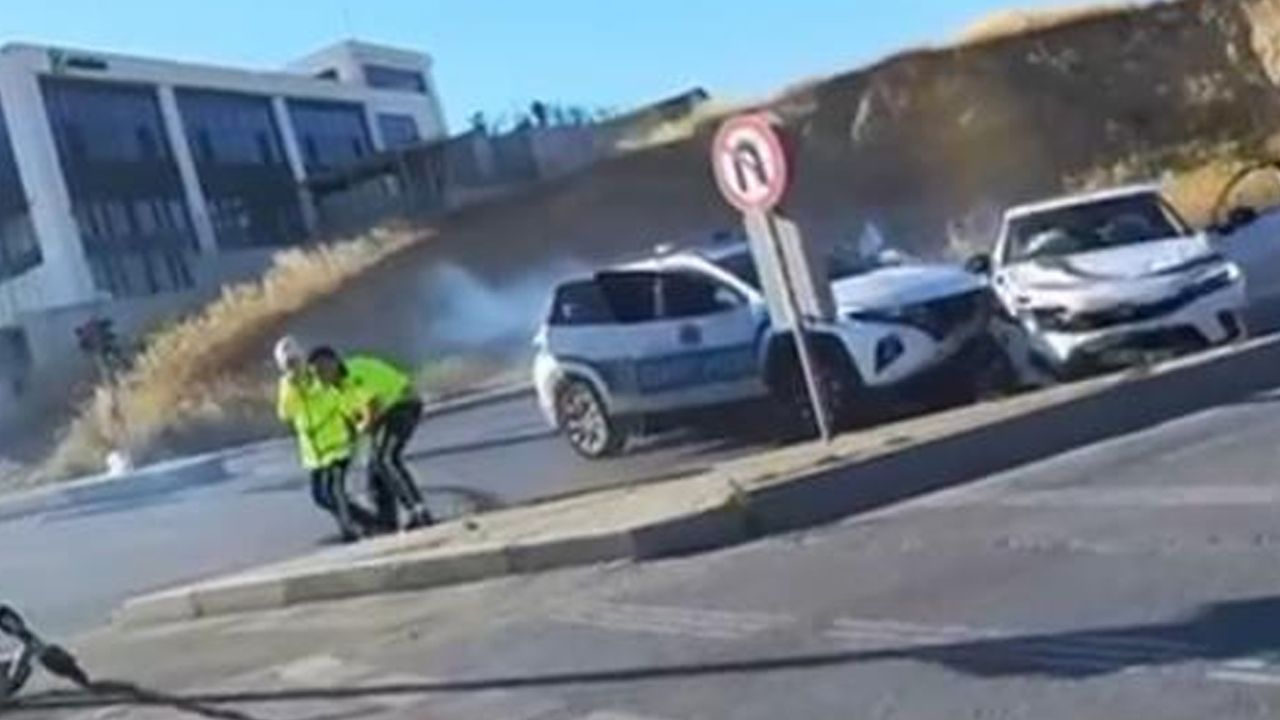 Korsan taksi ile trafik polisi aracı çarpıştı: Çok sayıda yaralı var