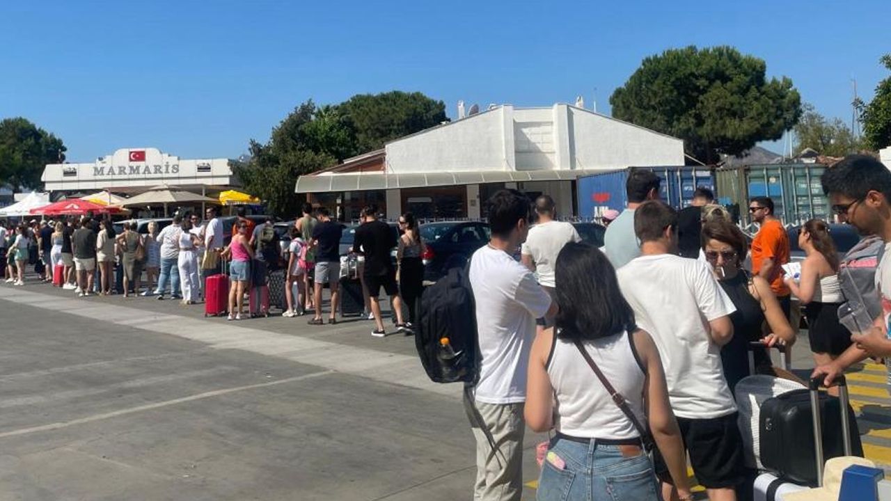 Vatandaşlar mağdur olmuştu! Rodos&#039;a kapıda vize sorunu çözüldü