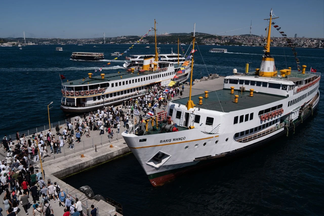 Adım atacak yer yok! İstanbullular Adalar'a hücum ediyor - 1. Resim