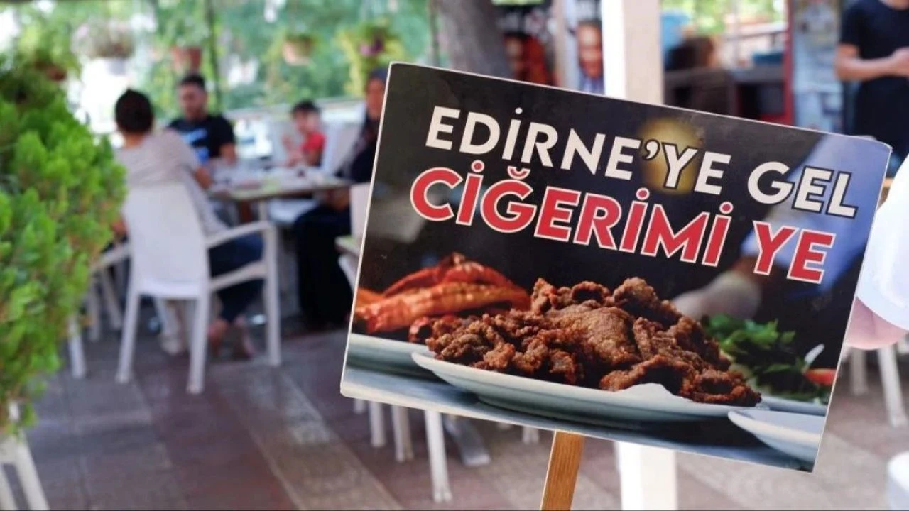 Edirne'de meşhur tava ciğere hücum! Metrelerce kuyruk oluştu