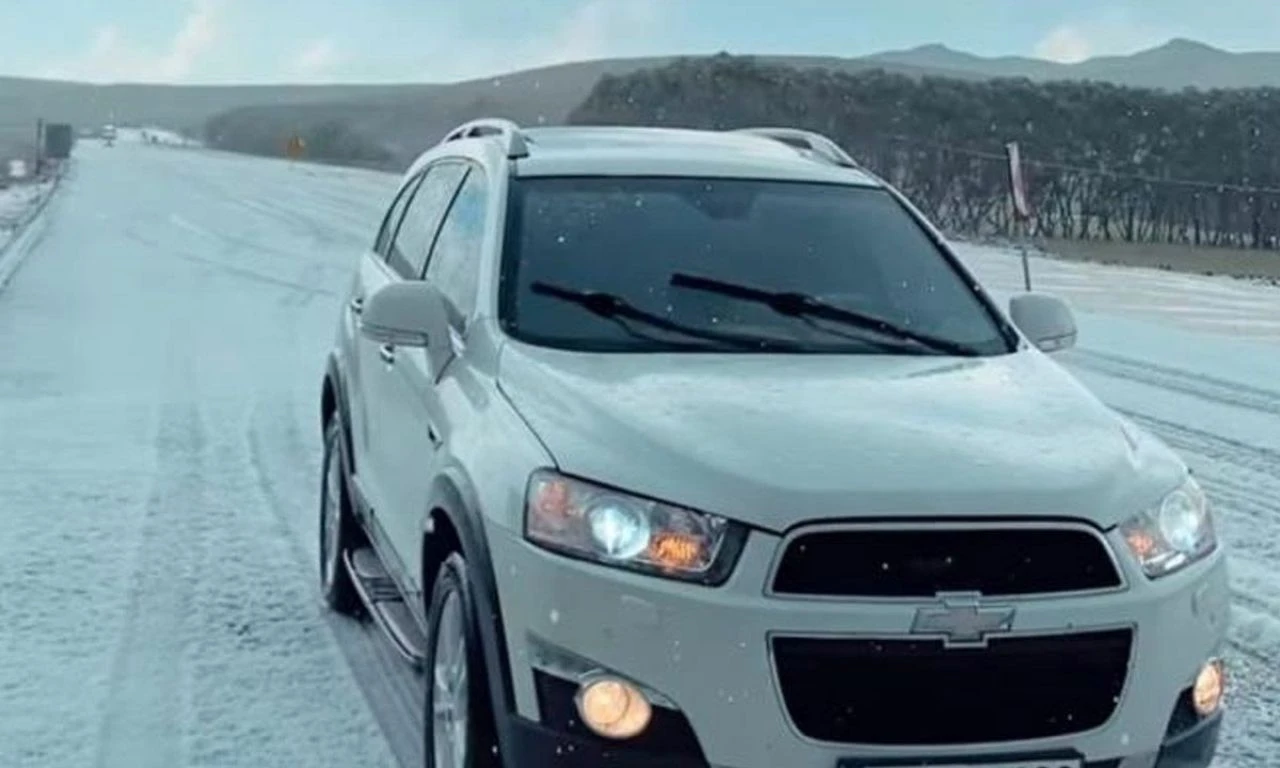 Haziranda şaşırtan manzara! Anidan bastırdı, her yer beyaza büründü - 1. Resim