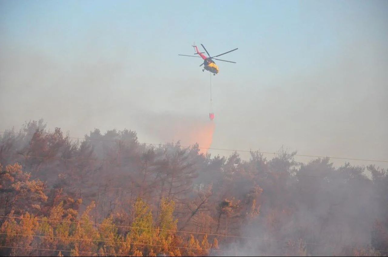 Soma'da orman yangını çıktı! 8 uçak ve 2 helikopter havalandı - 1. Resim