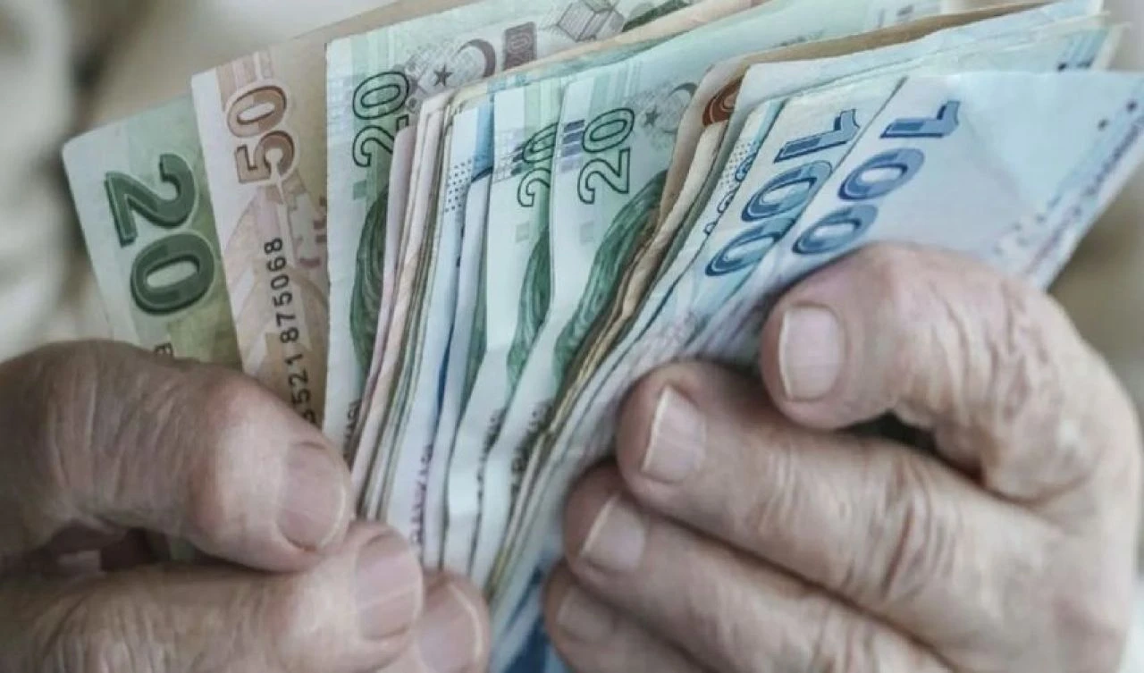Çalışan emekli için ek imkan çağrısı! Emekliler Derneği Başkanı rakamlarla açıkladı