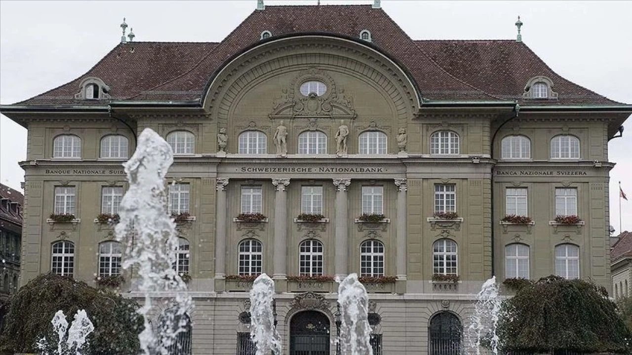Çin gibi İngiltere de faize dokunmadı! İsviçre Merkez Bankası faiz indirdi - 3. Resim
