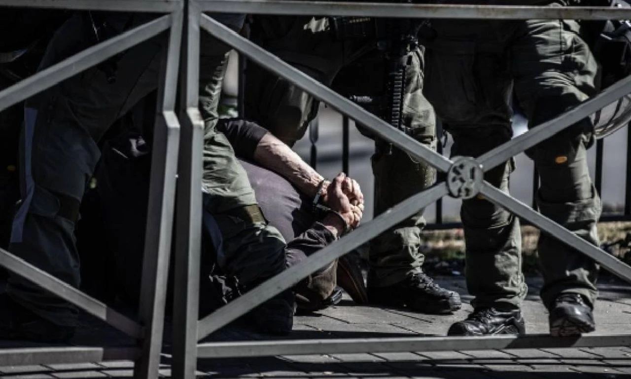 İşgalci İsrail, alıkoyduğu 33 Filistinliyi serbest bıraktı: - 1. Resim