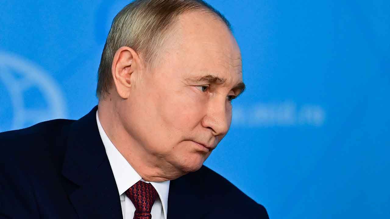 Putin, Kuzey Kore ziyaretinin ardından Vietnam&#039;da