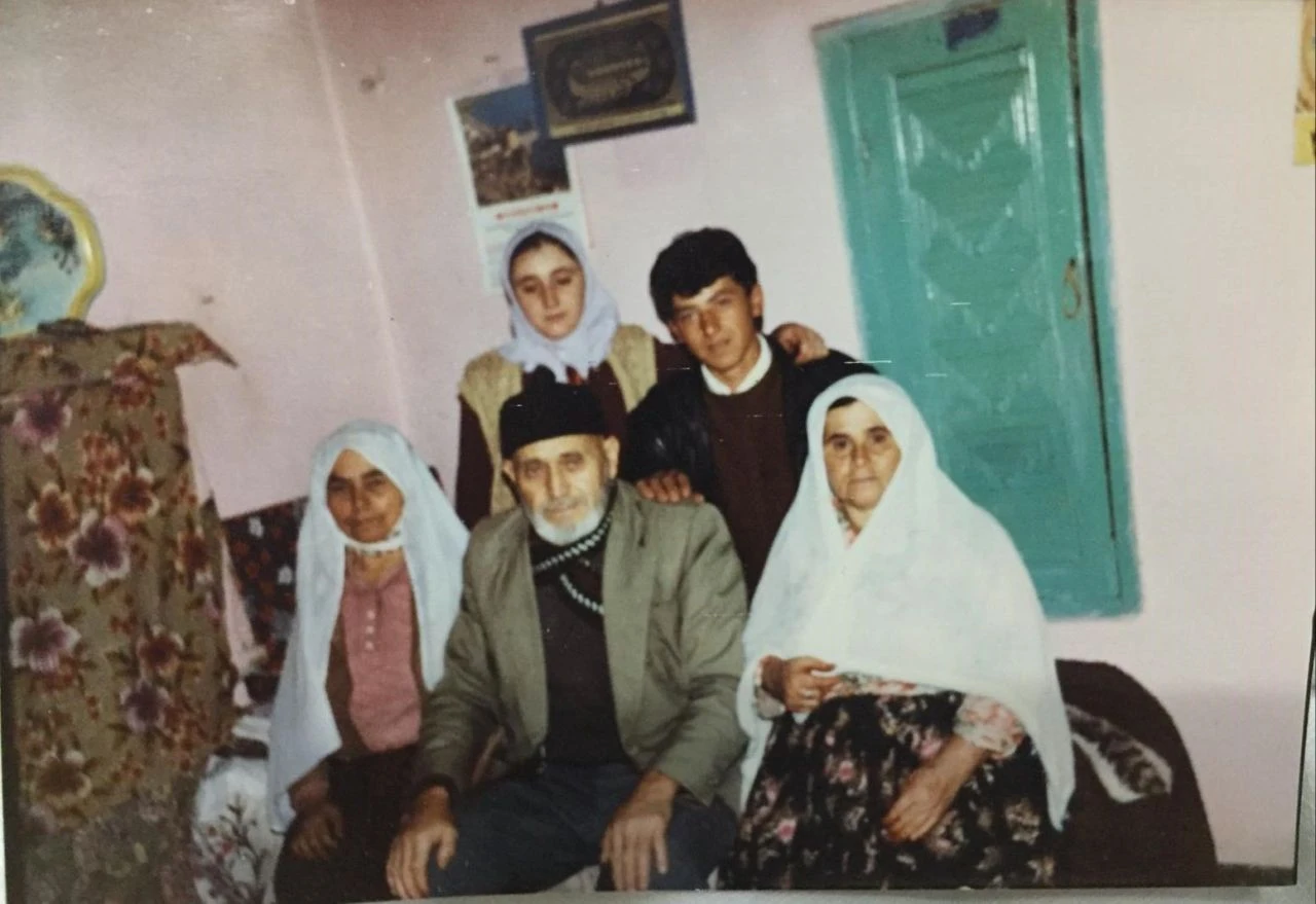 100 yaşındaki Hatice Kübra teyze İsmet İnönü'yü hatırlıyor! Kendi kumasını kendi elleriyle getirmiş