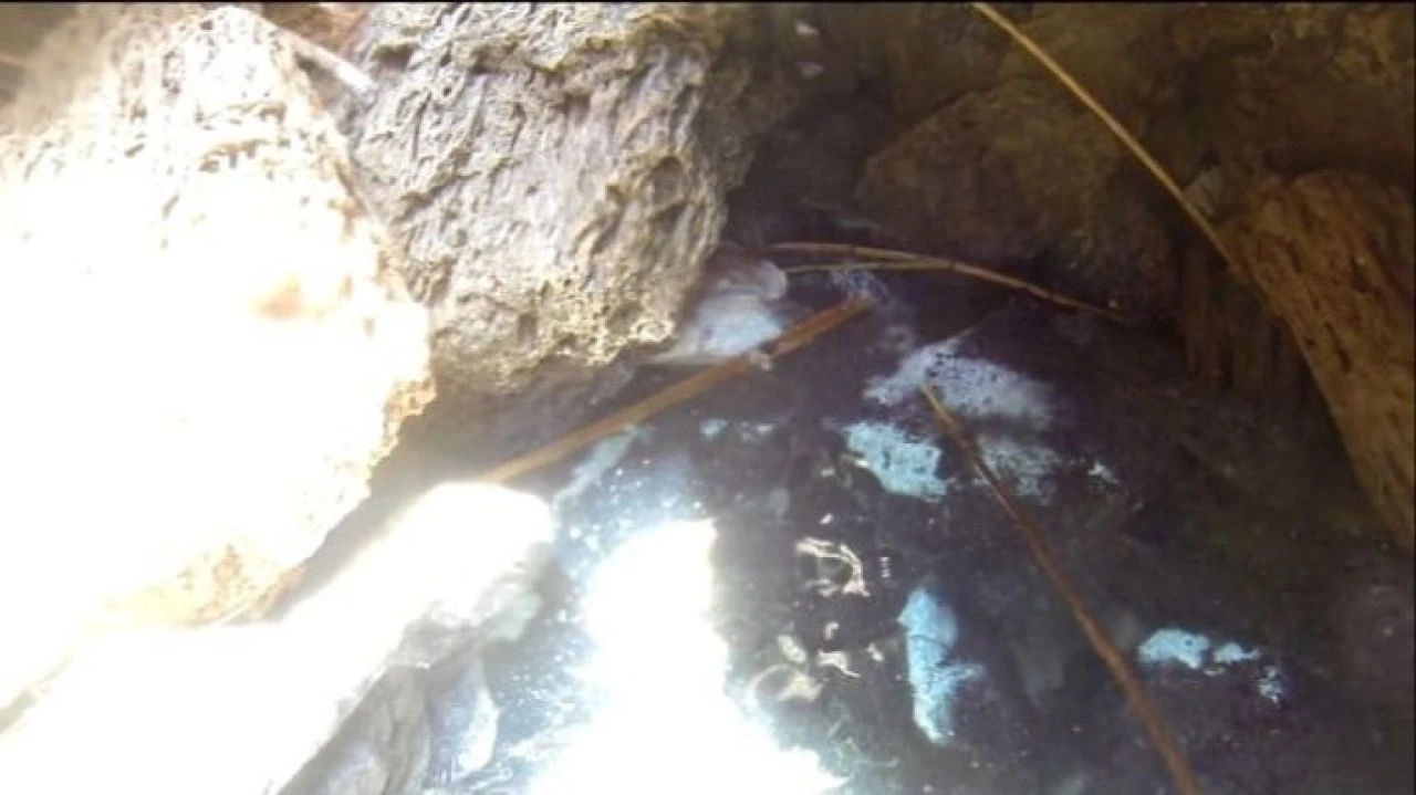 Antalya'daki ceset Müge Anlı olaylarını artmadı! Kimliği belirsiz bir kişinin vücut parçaları kayalıklarda bulundu - 1. Resim