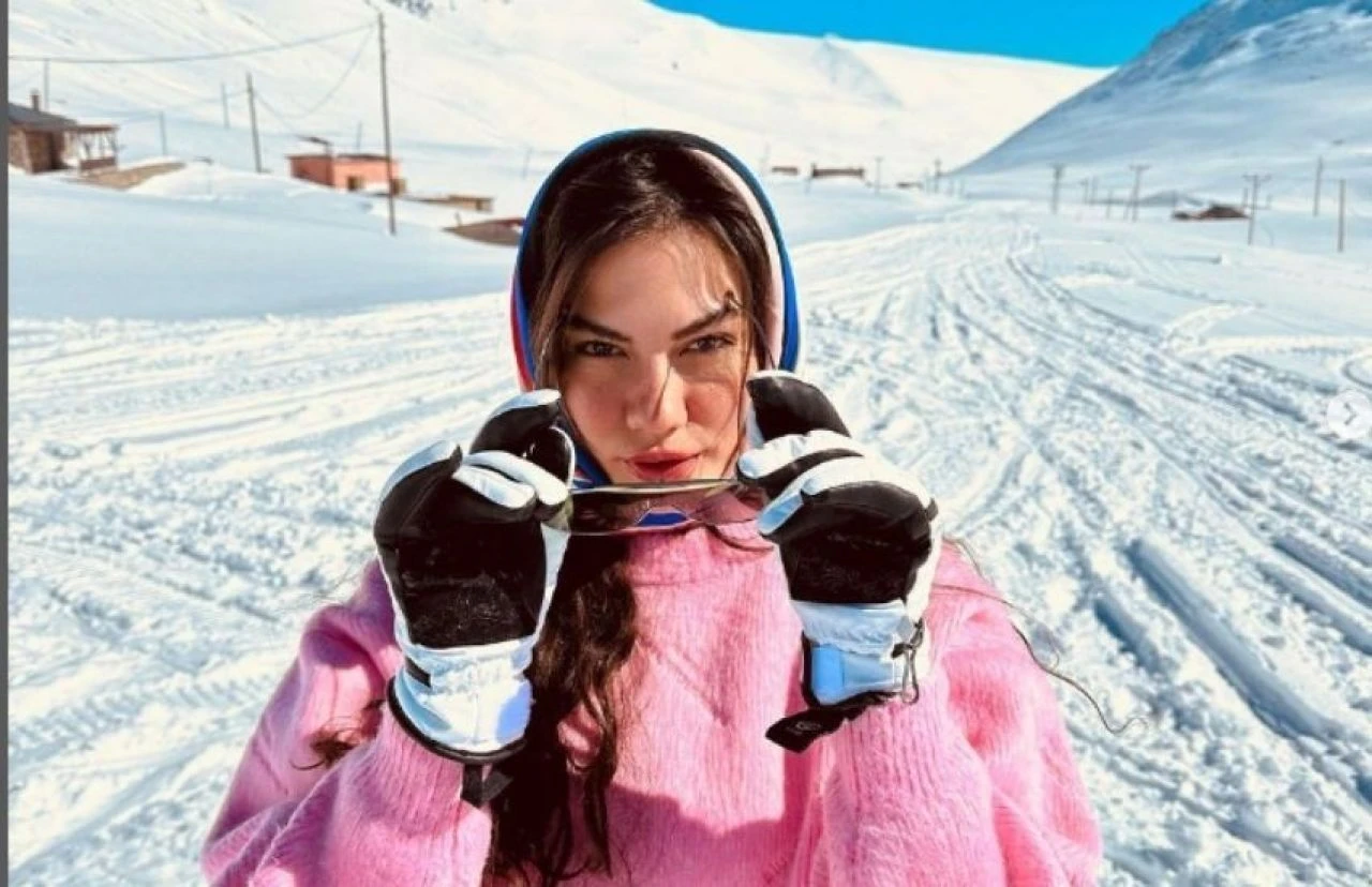 Demet Özdemir babasıyla neden görüşmediğini anlattı! İtiraflar peş peşe geldi - 1. Resim