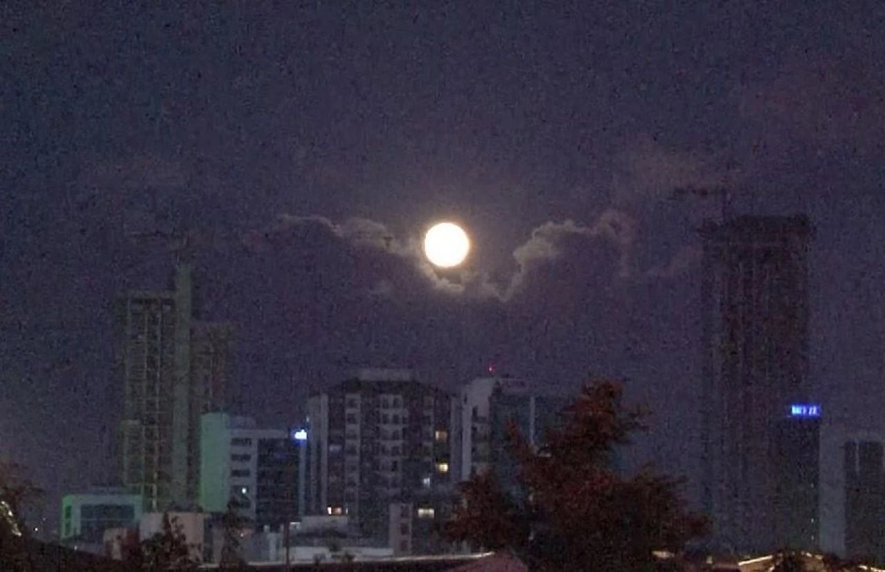 En uzun günün gecesinde İstanbul'da meraklandıran görüntüler