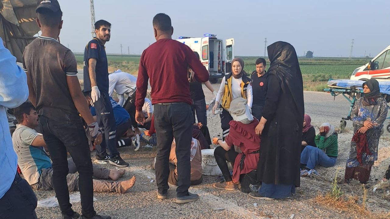 Tarım işçilerini taşıyan kamyonet devrildi: Çok sayıda yaralı var