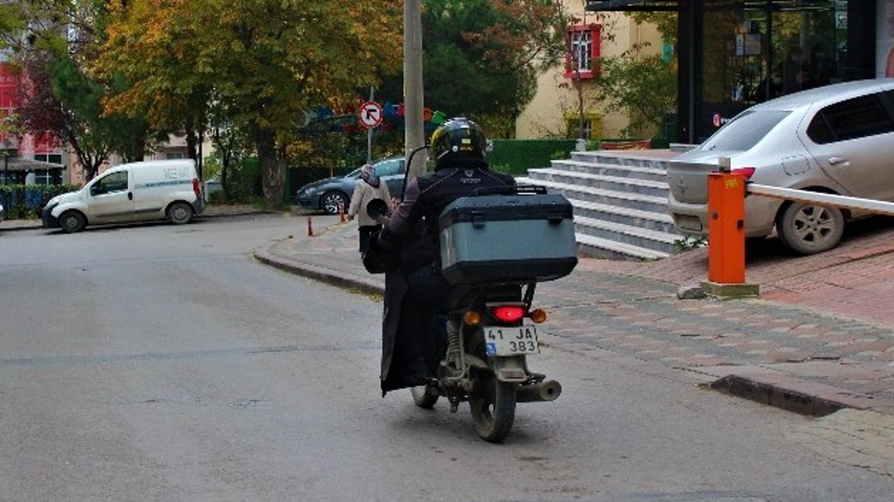 Mehmet Şimşek&#039;ten açıklama! Bahşiş ve motokurye gelirleri vergi ve KDV&#039;ye tabi tutulmayacak