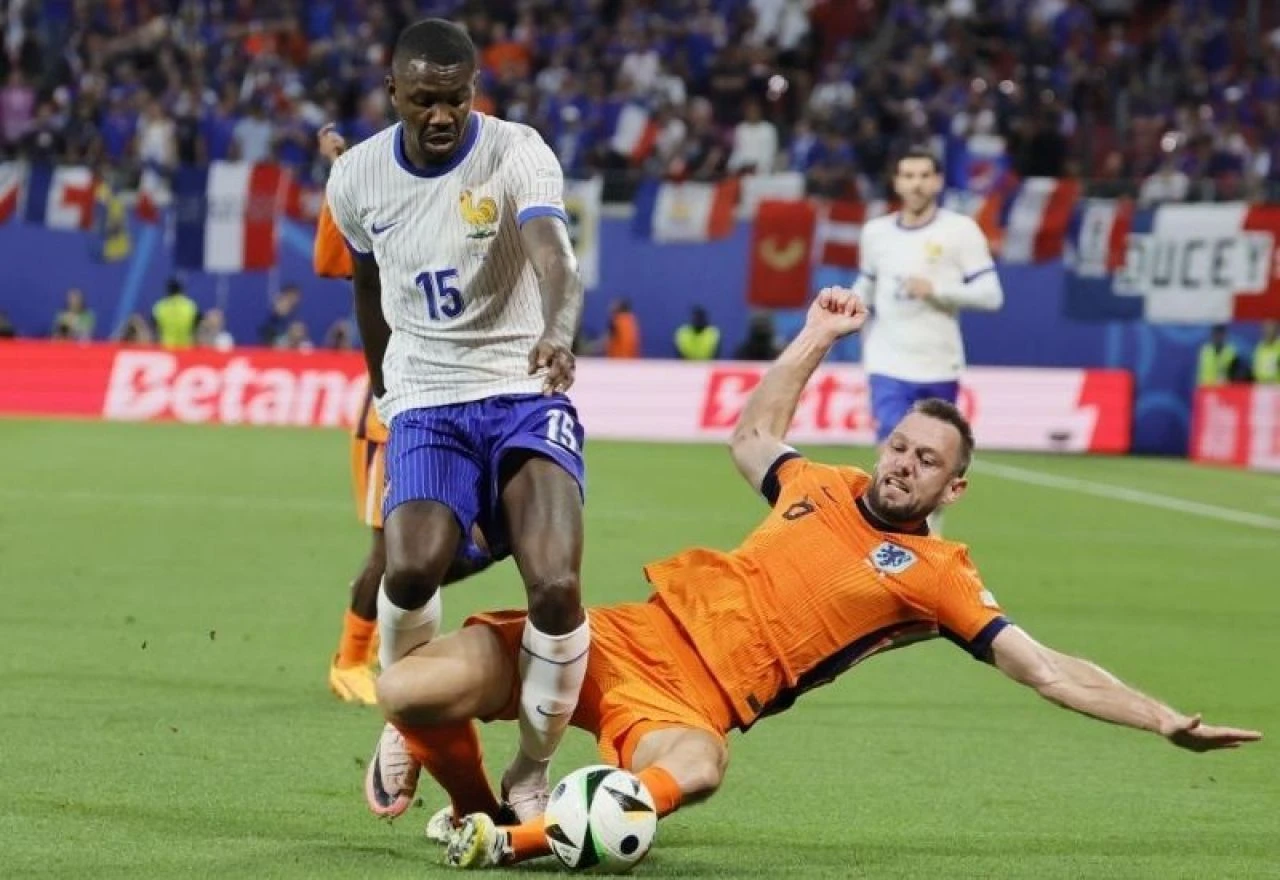 D Grubu'nda heyecan zirvede! Hollanda Fransa maçından gol sesi çıkmadı