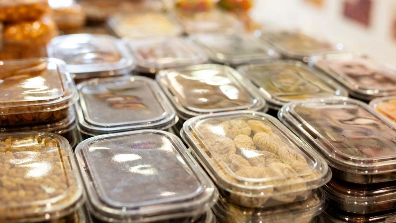 Güneş kremlerinde bulunuyor! Titanyum dioksit maddesi gıda ürünlerinde de tespit edildi