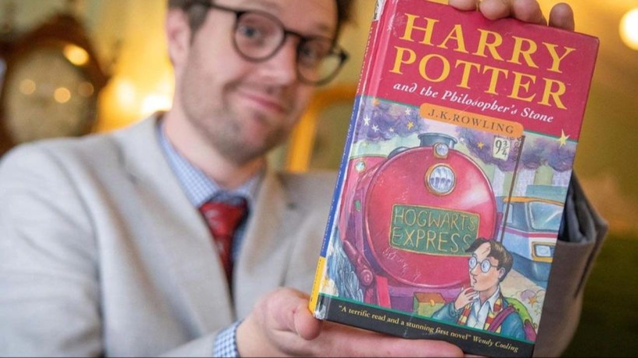 Harry Potter serisinin ilk baskısı rekor fiyata satıldı! - 1. Resim