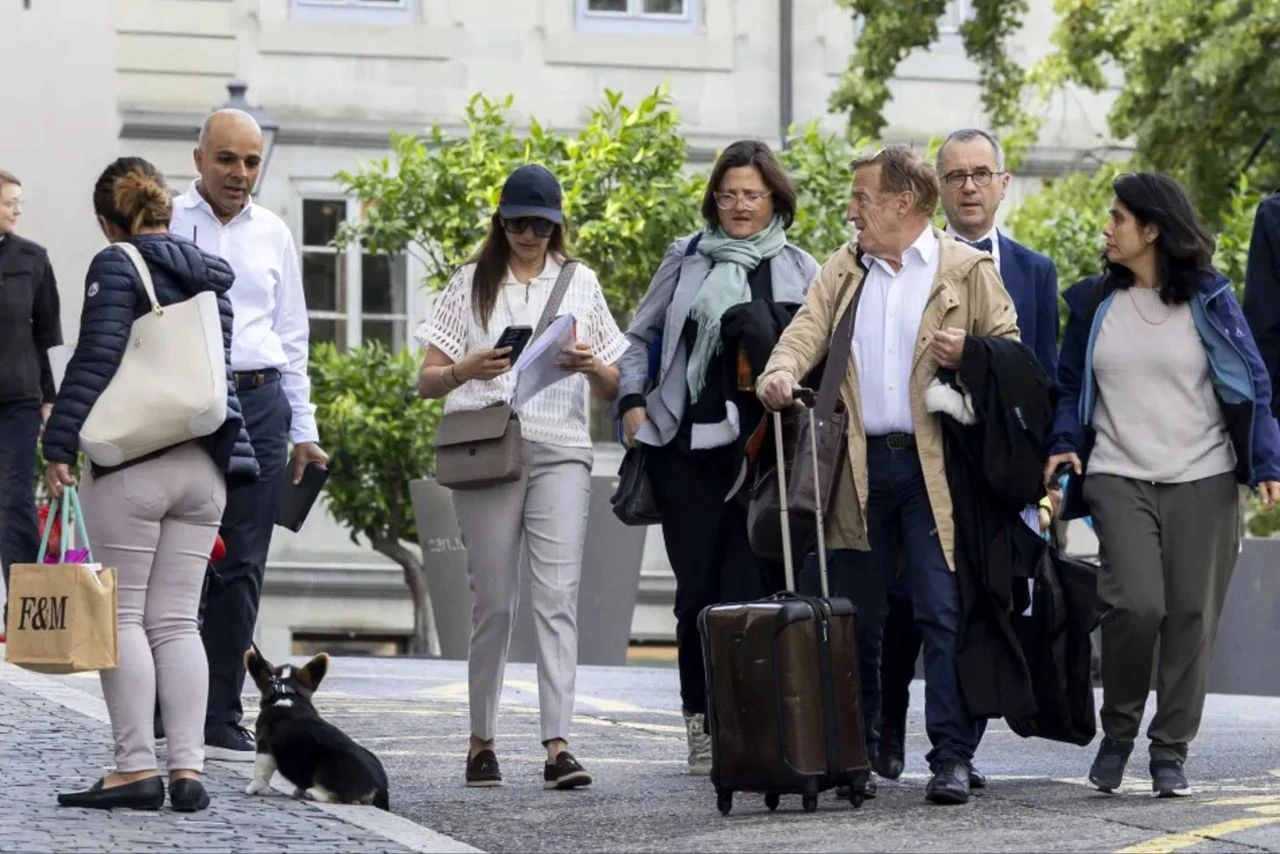 İngiltere'nin en zengin ailesinin iç yüzü ortaya çıktı! Çalışanlarına yaptıkları cezasız kalmadı - 1. Resim