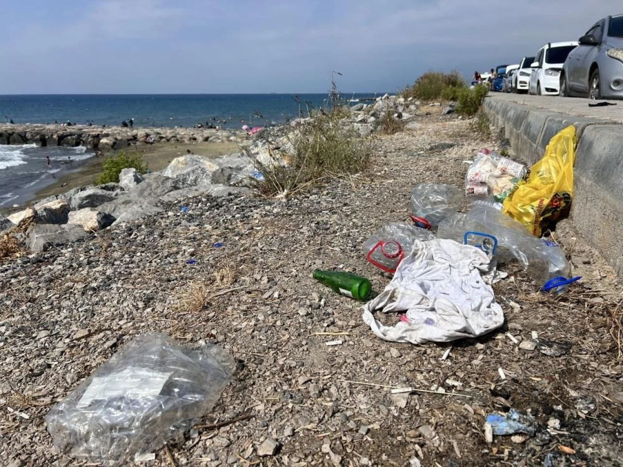 Tatil yerlerinde mide bulandıran görüntüler! 9 günde çöplüğe döndü - 3. Resim