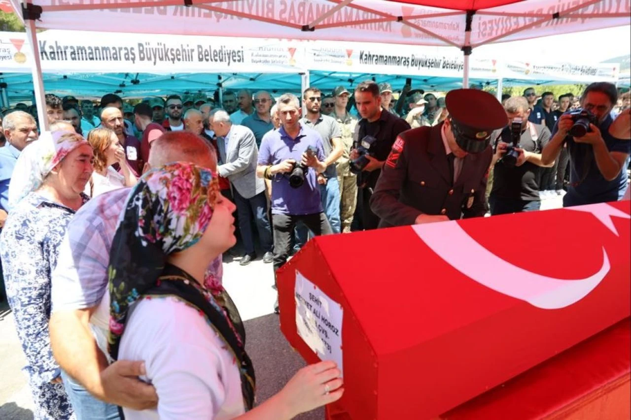 Vasiyeti yürekleri dağlamıştı! Kahraman şehide acı veda - 1. Resim