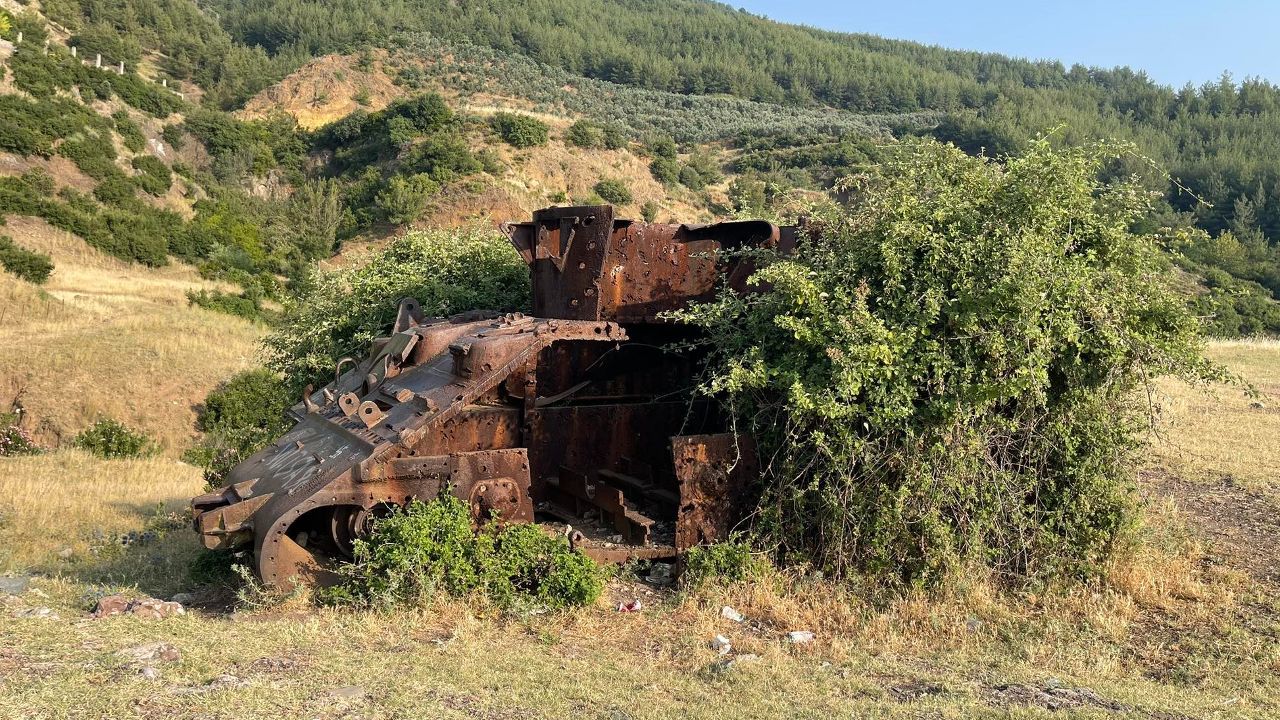 Yıllardır gizemini koruyor! Vatandaşlar görmek için oraya akın ediyor