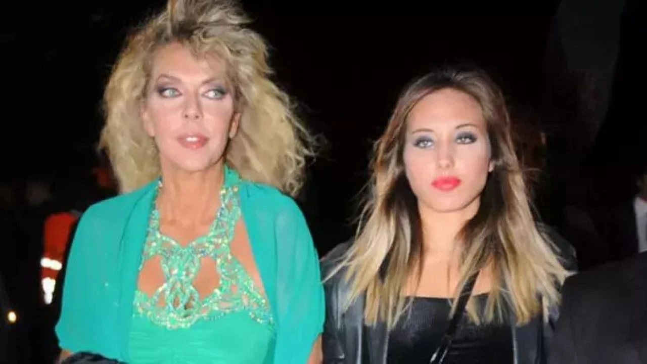 Ahu Tuğba doktorları dinlemedi! Kızı Anjelik evde baygın halde buldu - 2. Resim