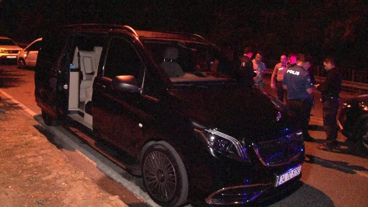 Beykoz'da kendi boğazını kesen bir şahıs hastaneye kaldırıldı!