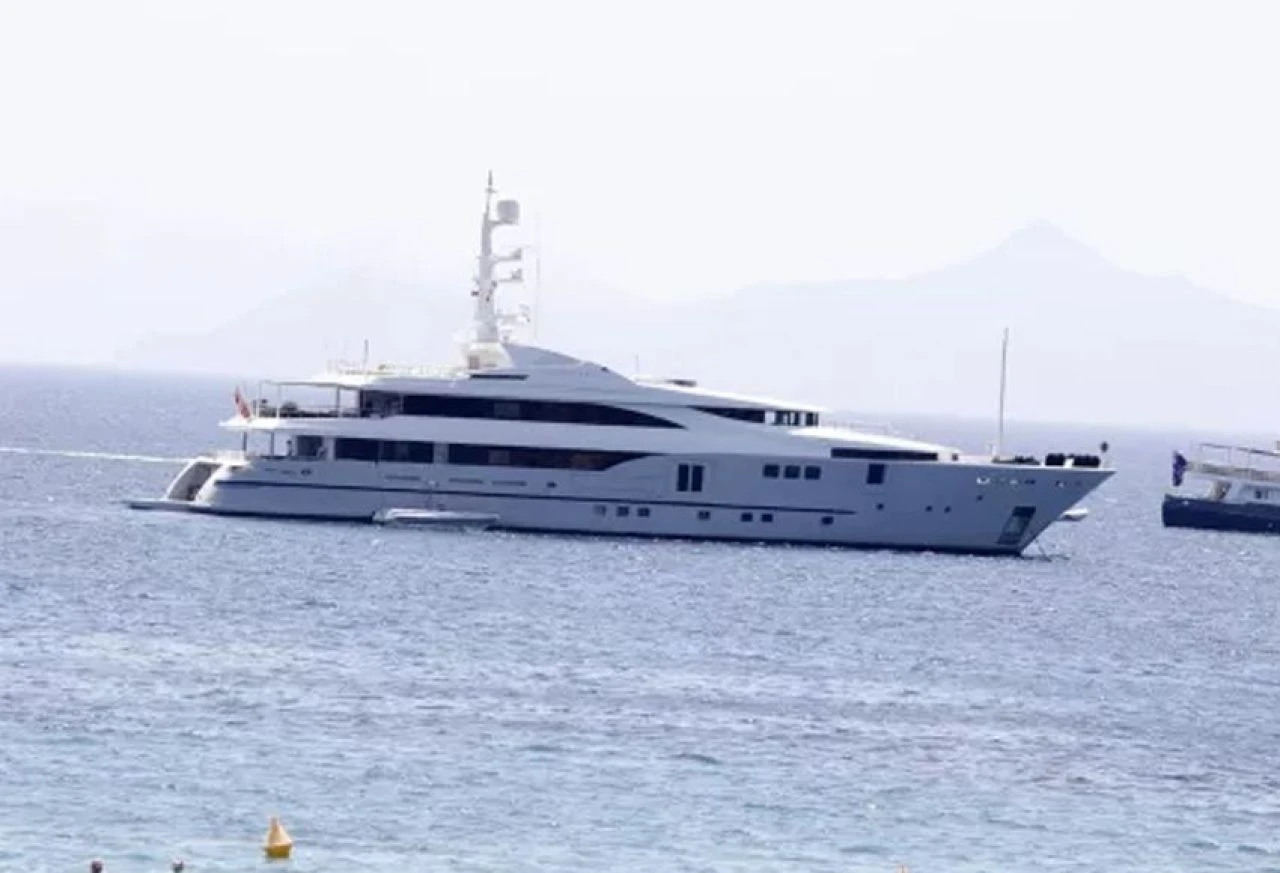 Dev orman yangınına Kazak turistlerin sebep olmuş! Havai fişek atmışlar - 1. Resim