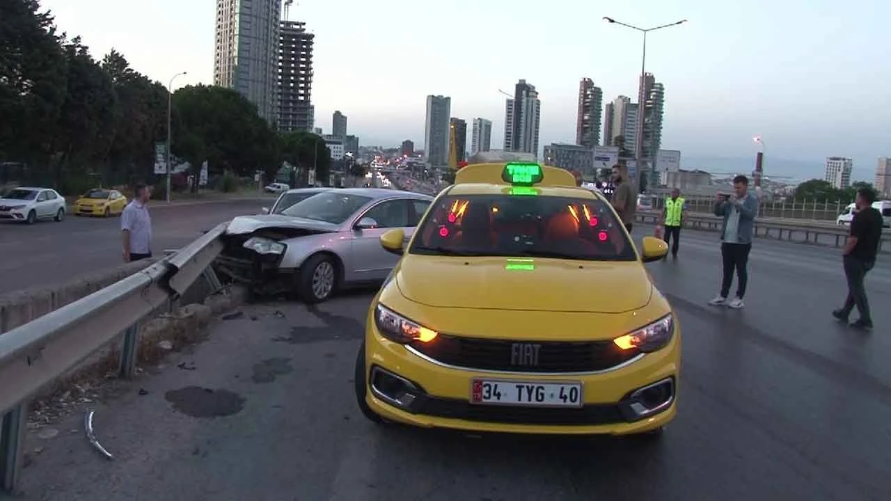 Direksiyon başında uyuyan sürücü dehşet saçtı: 2'si çocuk 7 yaralı