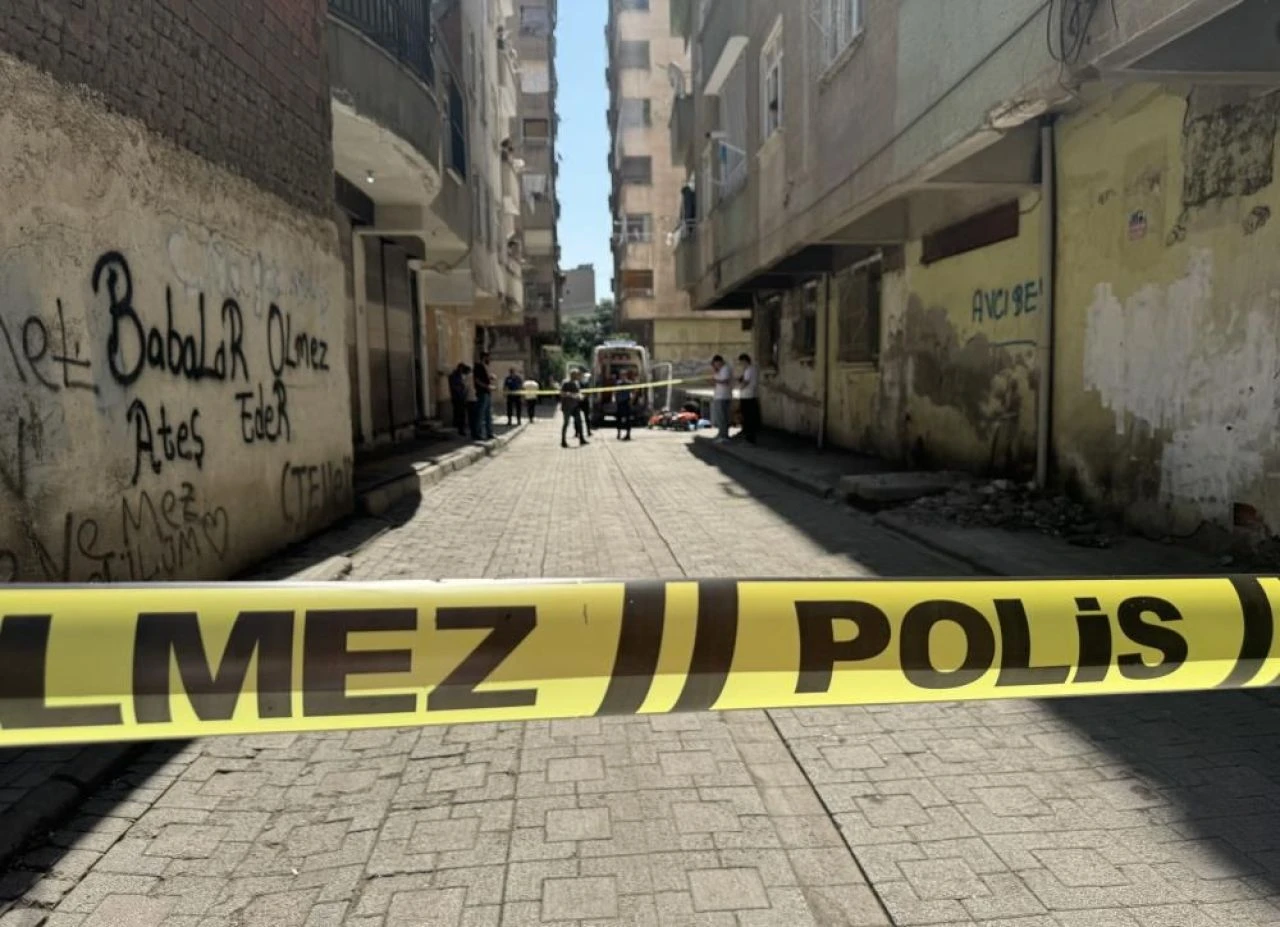 Diyarbakır'da kadın cinayeti... Sokak ortasında başından vuruldu! Katil en yakını çıktı