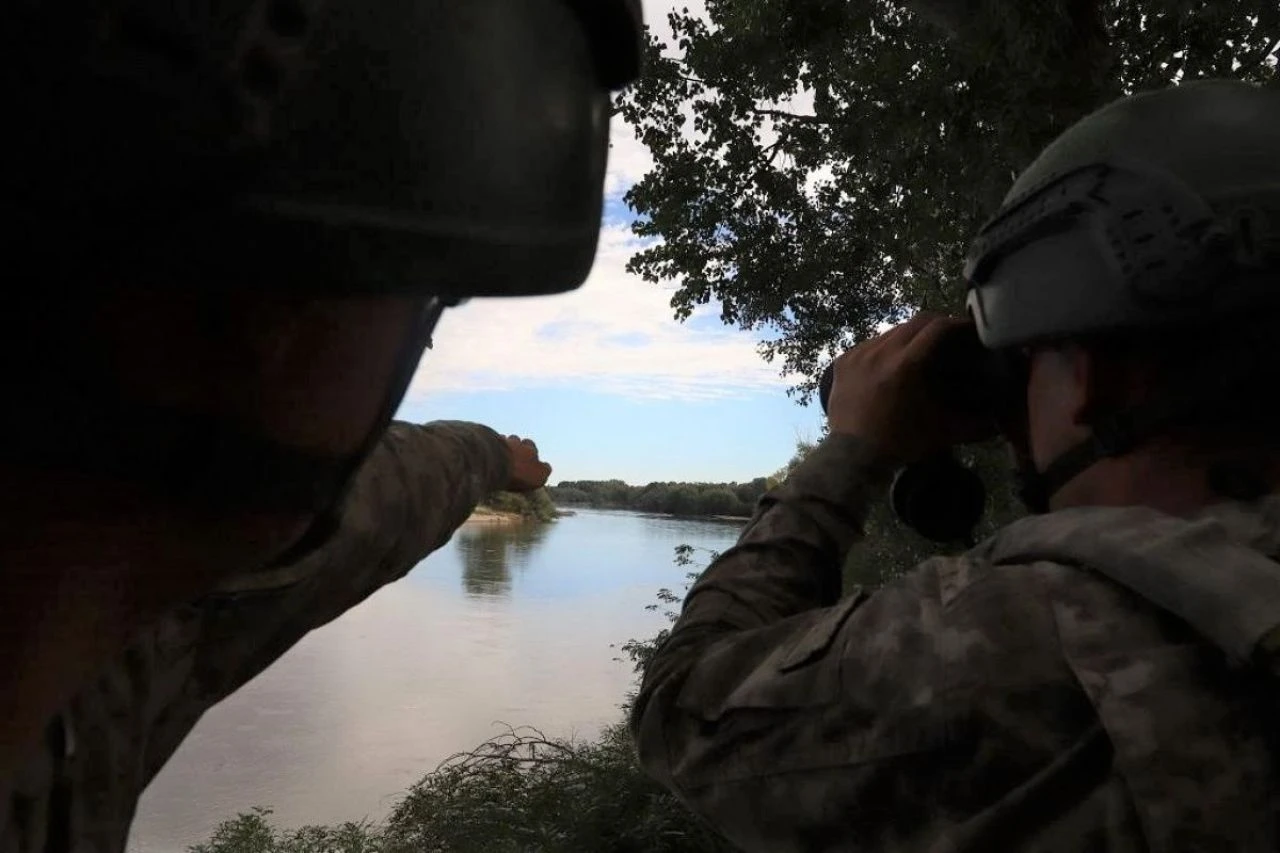 Yurt dışına kaçacaklardı! 16 terörist sınırda yakalandı - 1. Resim
