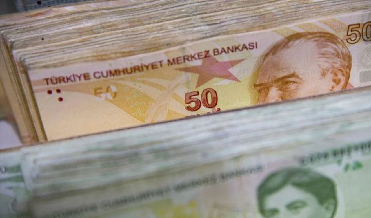 Akaryakıt zammı emekli ve memur maaşlarında hesabı değiştirdi! SGK Başuzmanı rakamlarla açıkladı