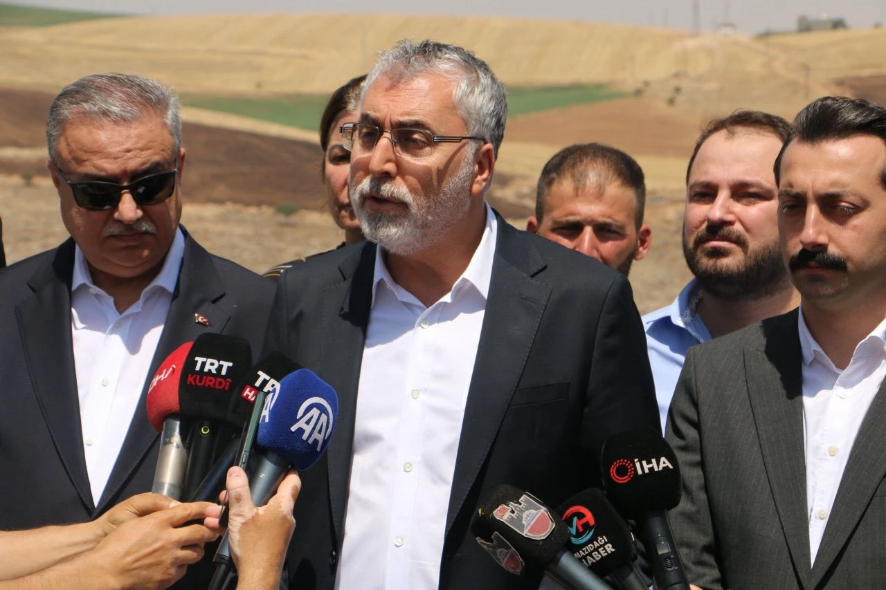 Bakan Vedat Işıkhan'dan yangın mağdurlarına ziyaret