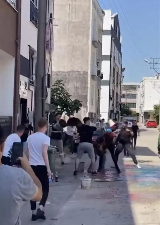 Damada boyalı işkence! Bin pişman ettiler