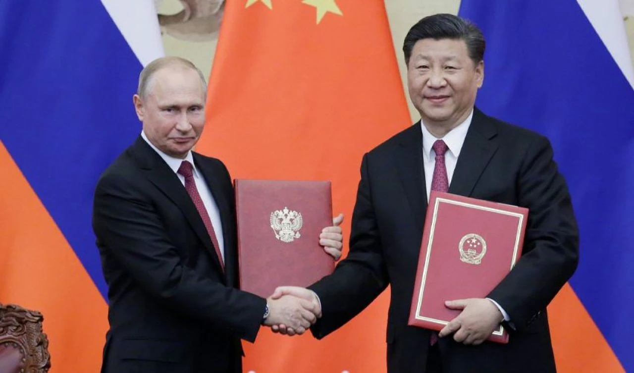 Dolarsız dünyaya adım adım! Petro-doların sonu geldi, 50 yıllık devir bitti