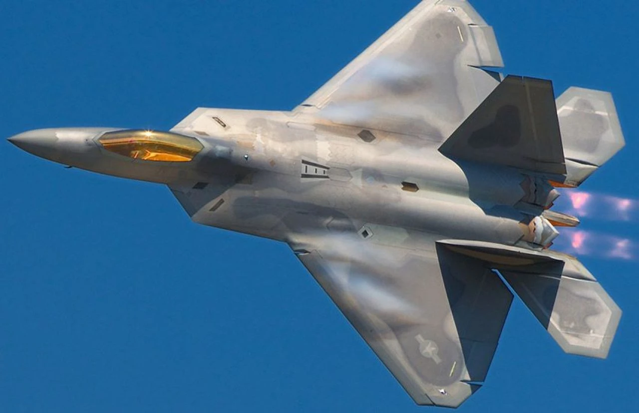 F-22'den daha gizli ve 'nükleer' güce sahip: ABD'nin hayaleti Çin yakınlarında